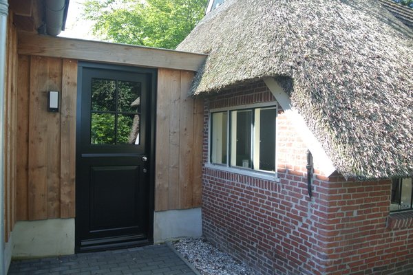 Sfeervolle verbinding met bestaande woning