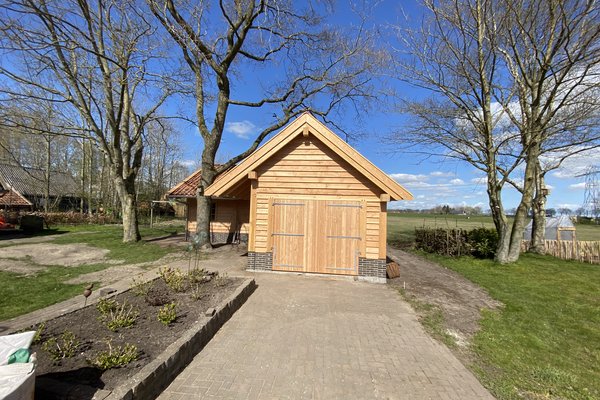 schuur-opslag-garage-landelijke-bouwstijl-lageland-zijkant 