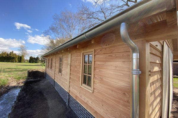 schuur-opslag-garage-landelijke-bouwstijl-lageland-detail 